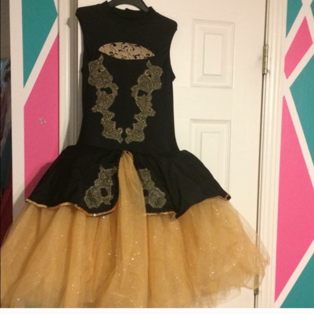 Dance costume